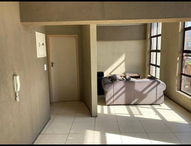 3 BEDROOM APARTMENT FOR SALE IN BRAAMFONTEIN WERF